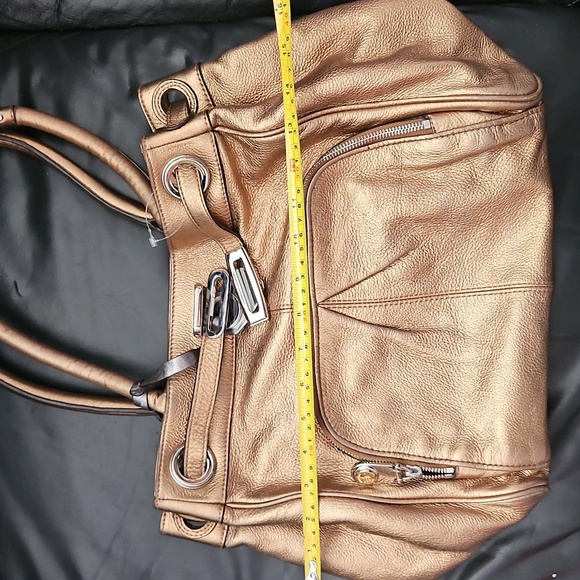 B. Makowsky Pewter Gold Metallic Leather Bag Purse Satchel Handles - Picture 10 of 13